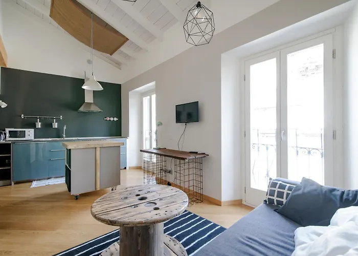 Gem Of The Lake - Luxury Apartment Como Old Town