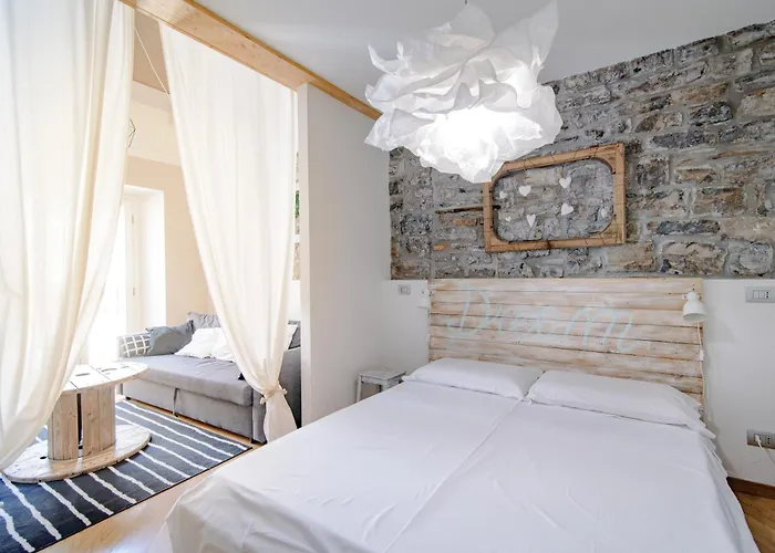 Gem Of The Lake - Luxury Apartment Como Old Town