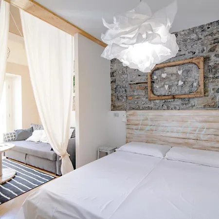 Gem Of The Lake - Luxury Apartment Como Old Town Exterior photo